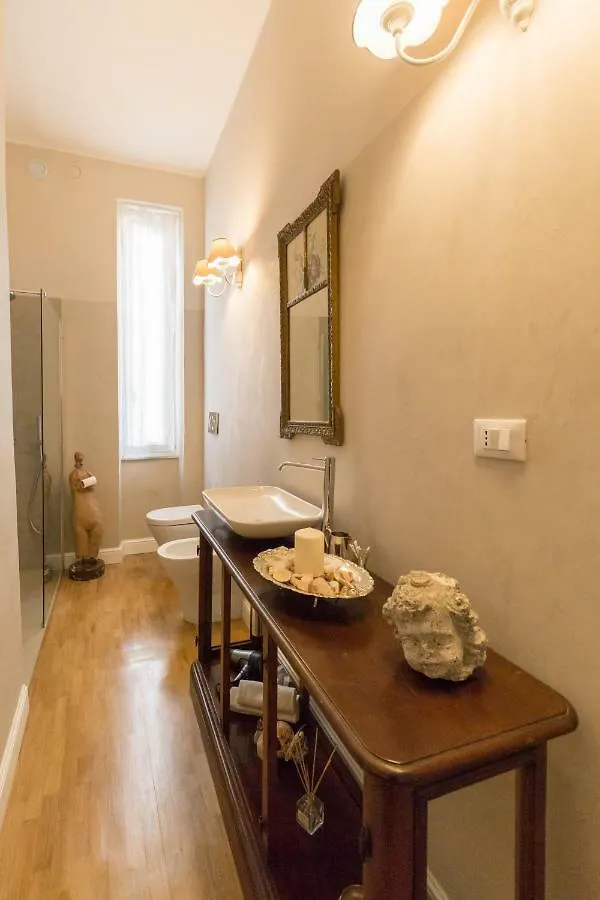 Suite Royal لا سبيتسْيا 0*,  إيطاليا